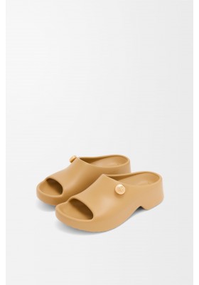 LOEWE Foam Pebble Slide Medium Concealer Gold