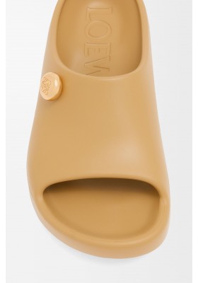 LOEWE Foam Pebble Slide Medium Concealer Gold