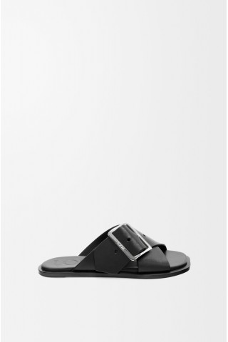 LOEWE Petal Belt Flat Sandal In Vegetable-tanned Calfskin Black