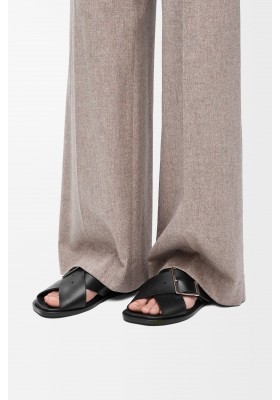 LOEWE Petal Belt Flat Sandal In Vegetable-tanned Calfskin Black